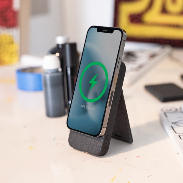 Mophie Snap+ Powerstation Stand, Magnetic and Power Bank 10000mAh internal battery, Black