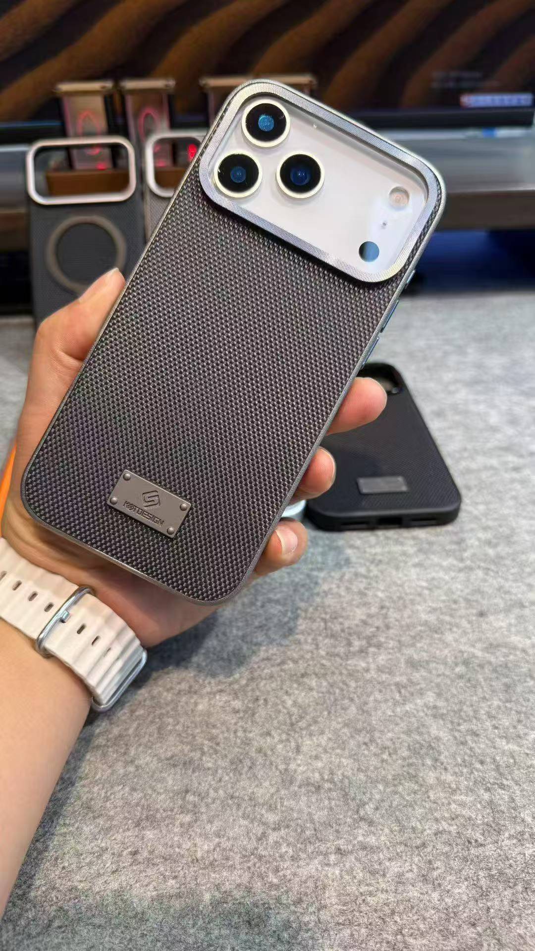 Carbon Case For iPhone 17 Pro Max, 17 Pro & 16 Pro Max Texture Feel Ice Shred Series