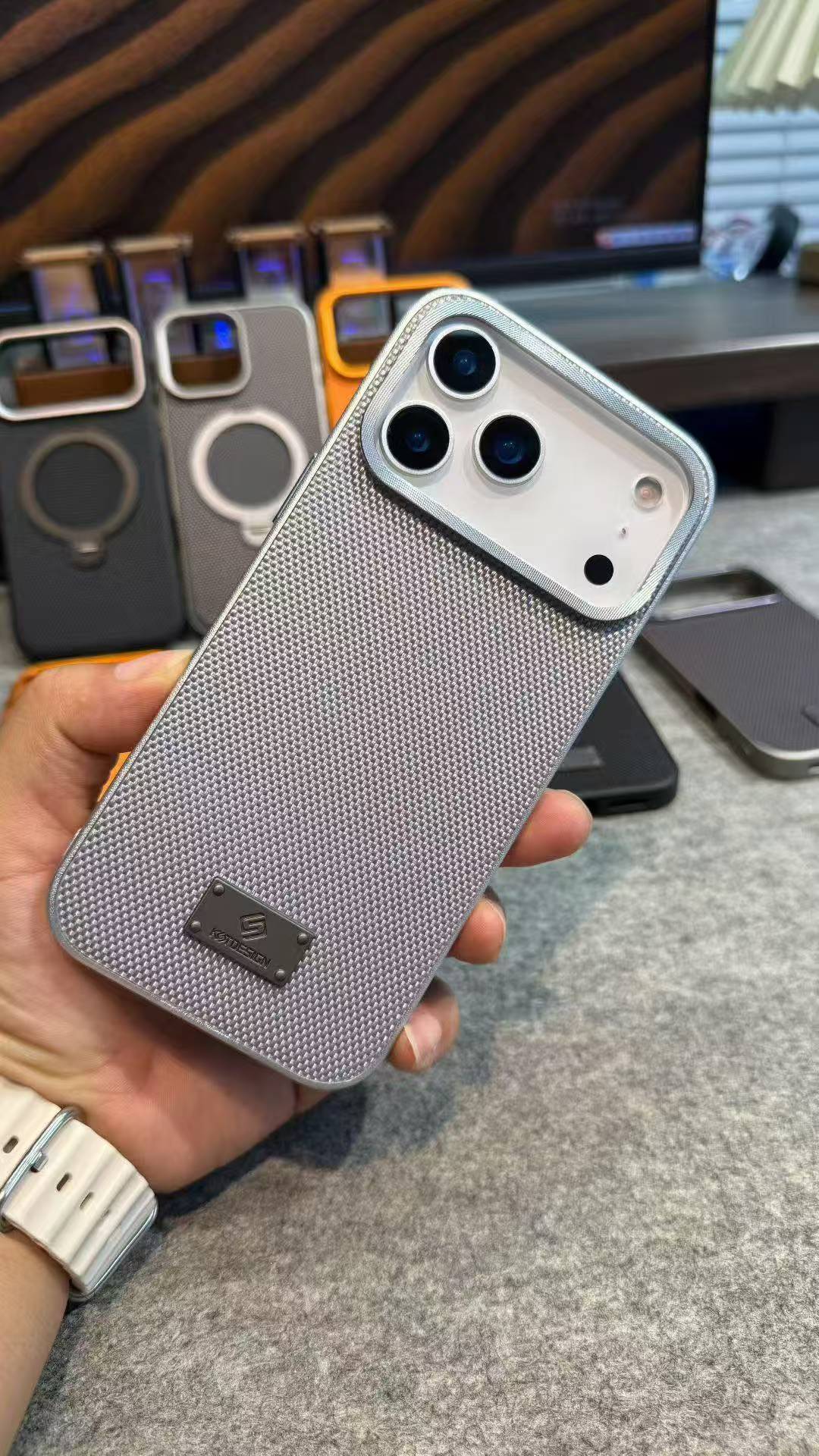 Carbon Case For iPhone 17 Pro Max, 17 Pro & 16 Pro Max Texture Feel Ice Shred Series